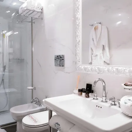 Piazza Di Spagna De Charme بيت ضيافة روما