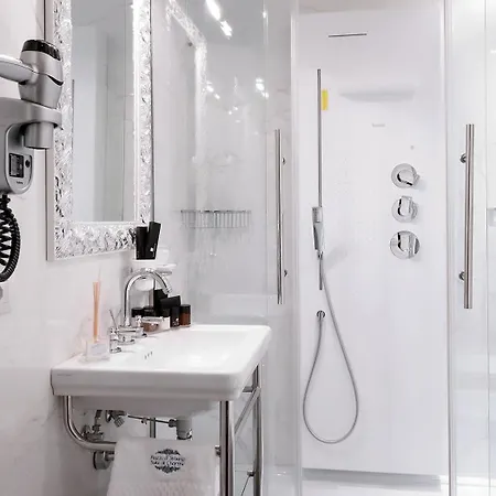 Piazza Di Spagna De Charme 4* روما