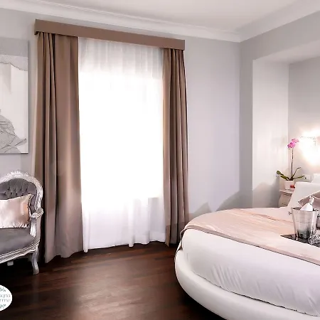 피아자 디 스파냐 스위트 드 샤름 로마