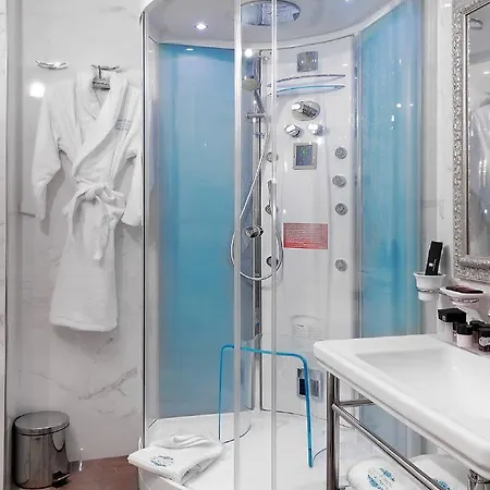 피아자 디 스파냐 스위트 드 샤름 게스트하우스 4*