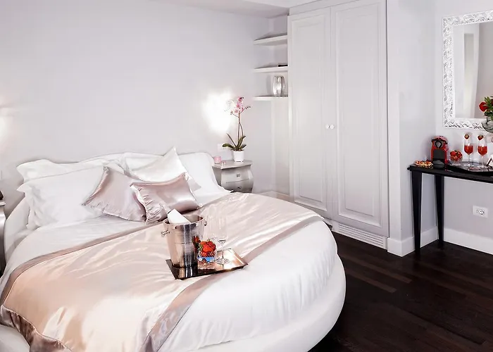 Piazza Di Spagna De Charme Πανσιόν